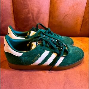ADIDAS GAZELLE NWOT women's 8.5 men's 7 green suede sneakers